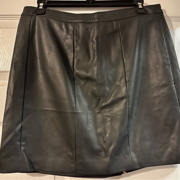 Gianni Bini Faux Leather Mini Skirt - Picture 2 of 2